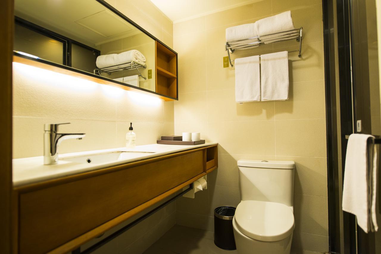 Ji Hotel Shanghai Kangqiao Xiupu Road Eksteriør billede